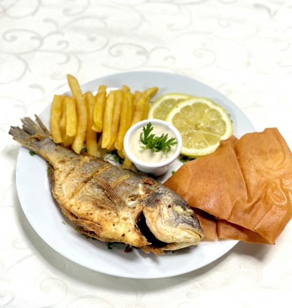 سمك مقلي أو مشوي أجاج (وجبة) / Ajaj Fish Meal